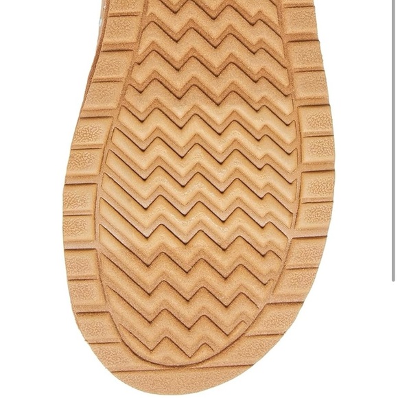 Madden Girl Sz 6 Tan Faux Suede Platform Boots with Rhinestones NWOT - Picture 2 of 16